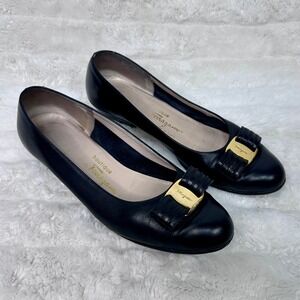 Salvatore Ferragamo Vara Pumps Womens 7.5 B Black Leather Low Block Heel Bow